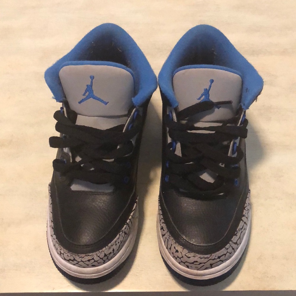 Jordans - Worn in great condition - size 6y